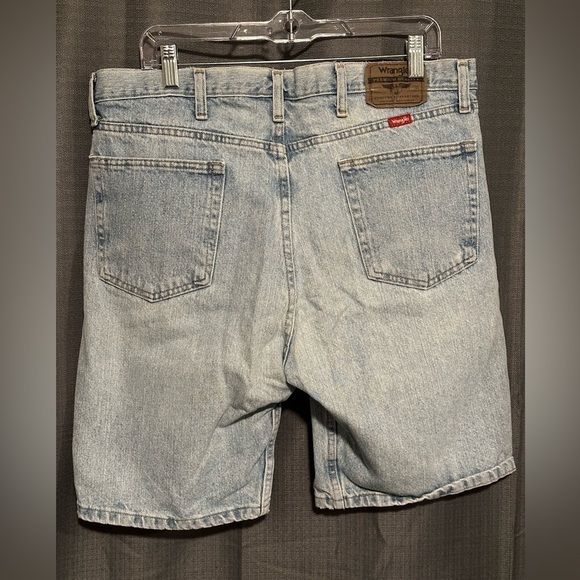 Wrangler Men’s Light Denim Jean Shorts - Picture 2 of 4
